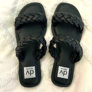 Size 8 Dolce Vita black sandals